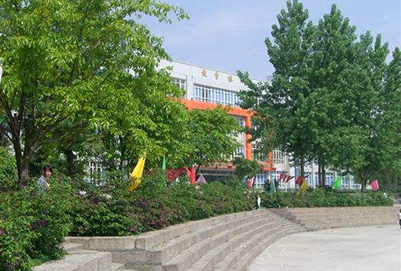 成都华大医药卫生学校就业好不好