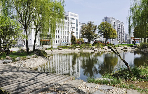 青田县职技校