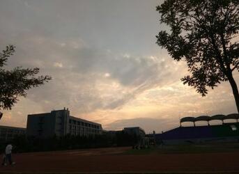 连云港市延安职业中学
