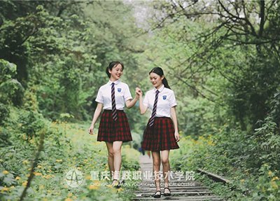 重庆海联职业技术学院春景街拍