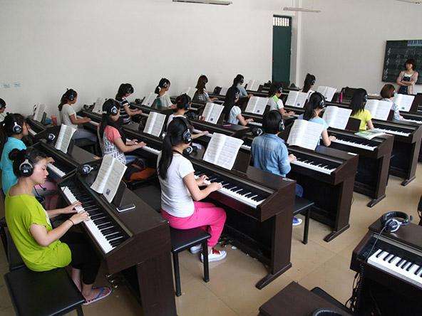 就读开云kaiyun(中国)幼师学校需要报考吗录取分数线是多少
