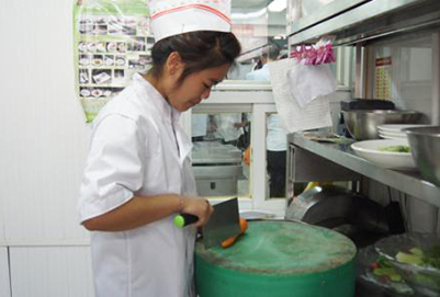 初中毕业想学厨师到成都厨师学校学好不好