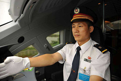 成都高铁学校是不是校企合作