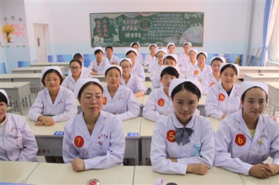 成都郫县希望卫校严格管理学生