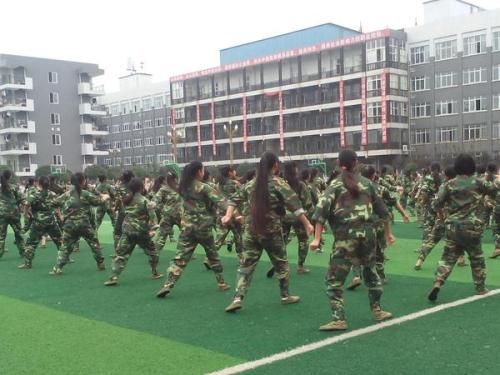 成都铁路学校是一所什么样的铁路专业学校？