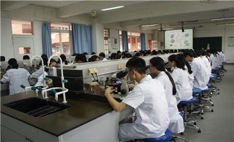 卫校环境设备学生风采