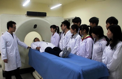 卫校环境设备学生风采