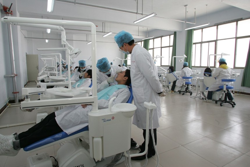 卫校环境设备学生风采