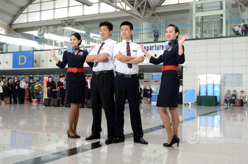 外航武汉招空姐 引来英语八级硕士“高知”女生