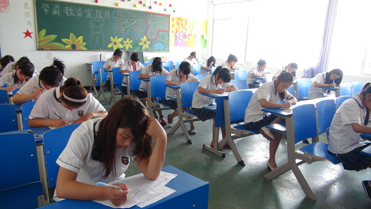 怎样报名开云kaiyun(中国)成都幼师学校