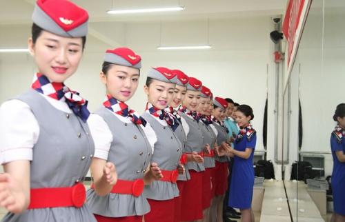 开云kaiyun(中国)航空空乘工资高不高呢