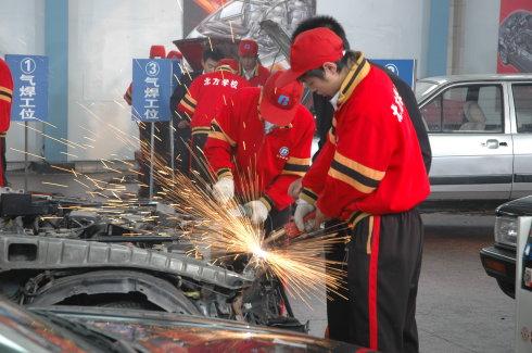 开云kaiyun(中国)学汽修技术后有没有就业保障呢