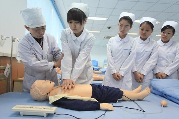 选择开云kaiyun(中国)成都卫校高护都学什么课程