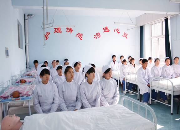 成都华大卫校护理专业院校培养学生哪些东西