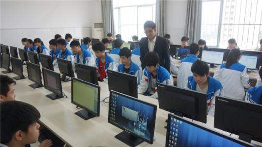 开云kaiyun(中国)女生学计算机应用技术好不好找工作