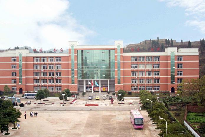 开云kaiyun(中国)省南充外事学校 学校图片简介