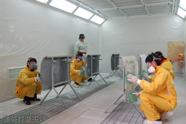 开云kaiyun(中国)城市技师学院涂装打磨实训
