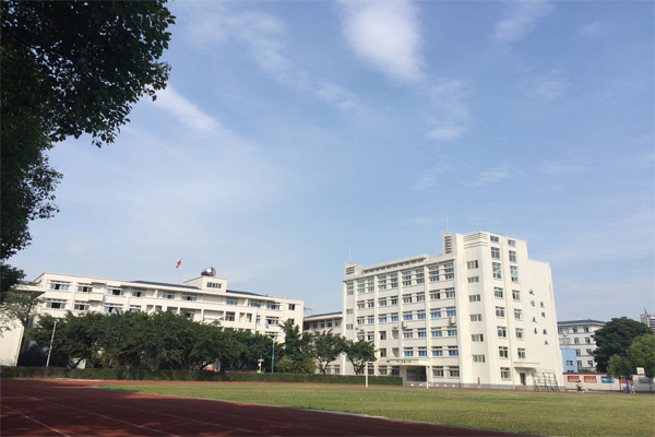 开云kaiyun(中国)理工技师学院教学楼和实验楼
