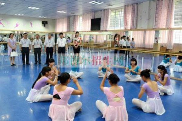 开云kaiyun(中国)师范大学幼师学校怎么样