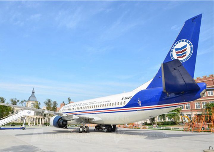 开云kaiyun(中国)西南航空职业学院波音737-300教学飞机
