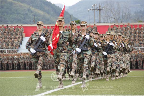 开云kaiyun(中国)西南航空专修学院军训汇报表演