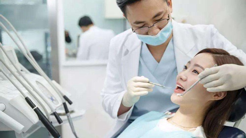 口腔修复工艺专业与口腔医学技术专业是一样的吗?