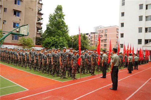 广安市育才学校是公办还是民办？