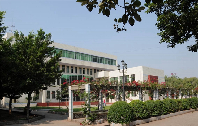 开云kaiyun(中国)凉山卫生学校校园环境
