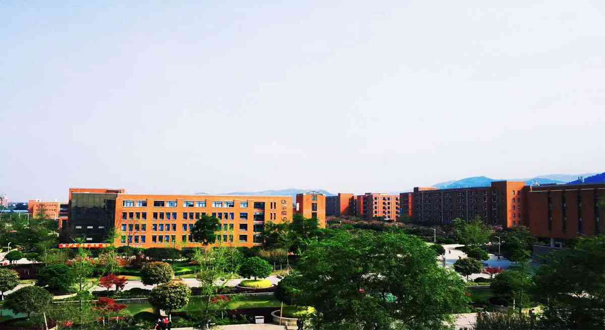 希望卫校教学楼