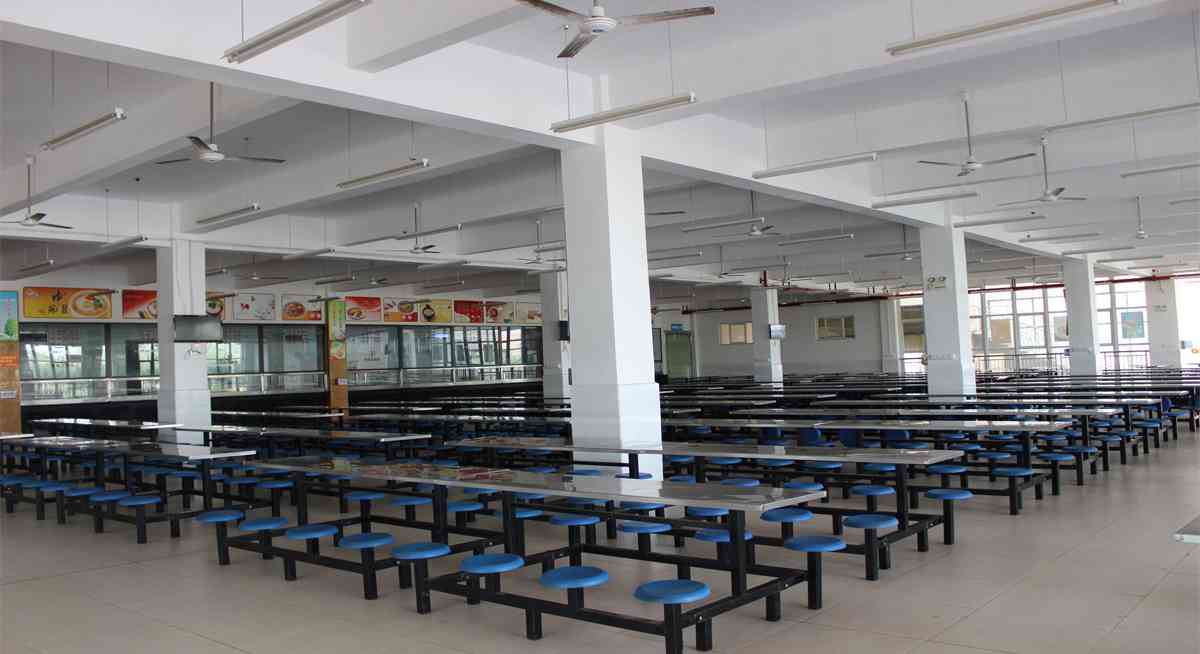 学校食堂
