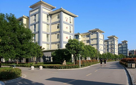 云南农业职业技术学院五年制大专2021年招生办联系电话