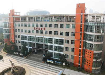 吉林长春东方职业学院学校食堂环境与寝室宿舍介绍