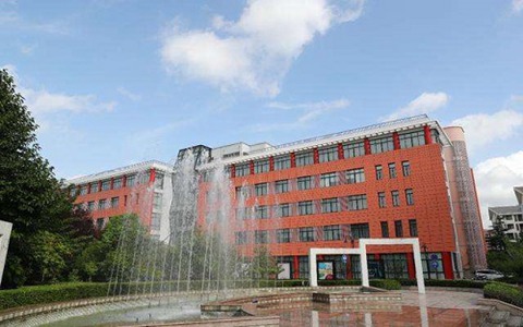 山东城市服务技师学院在哪