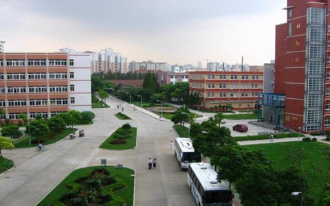 河北医科大学临床学院学费