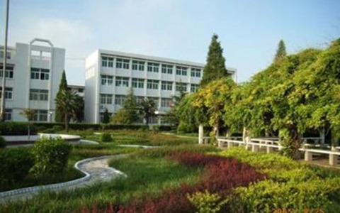 巴中市信息技术学校2022年学费多少