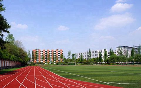 山西省经贸学校住宿费多少？