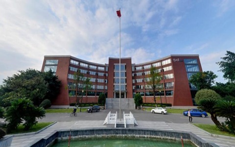 镇宁民族职业技术中学开设专业_师资队伍