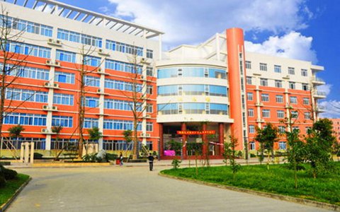 荆州市工业学校计算机应用专业介绍专业好不好就业？
