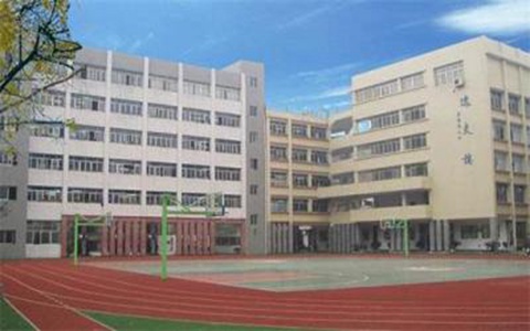 重庆市永川工商学校是公办学校吗招生收费标准