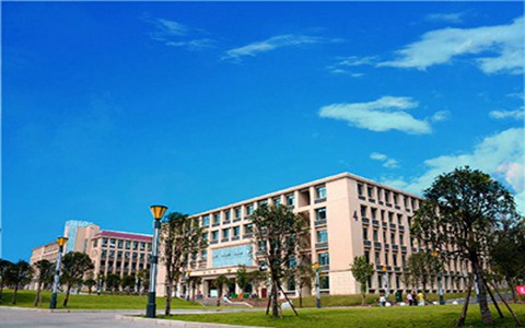 武汉市第二职业教育中心学校计算机动漫与游戏制作专业这个专业好不好？