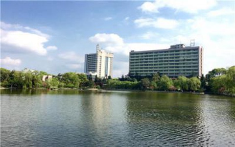 武汉市财经学校酒店管理与会计专业好不好？专业好不好就业？