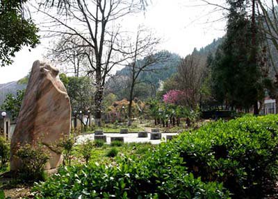 开远笫一职业高级中学2021年学费收费多少