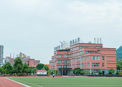 寻甸县职业高级中学2021年学费收费多少