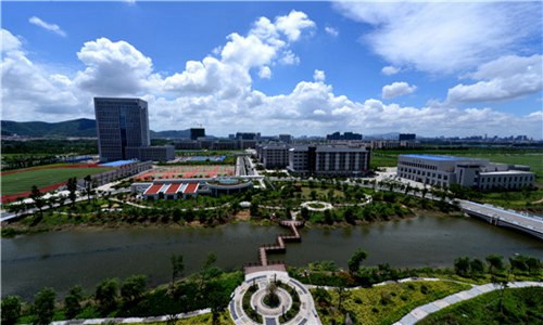 西双版纳州财贸学校怎么样是公办还是民办