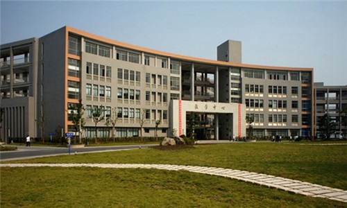 湖南省2022年的卫校开设了什么专业适合女生