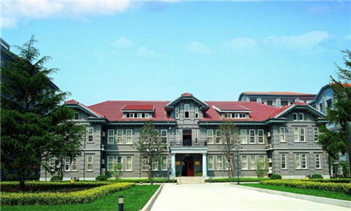 贵阳市体育中学2022年一年学费多少