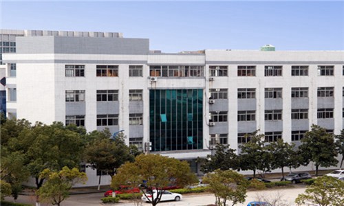贵州省电子工业学校2022年一年学费多少
