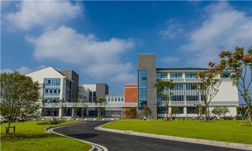 云南昆明工业学校怎么样是公办还是民办
