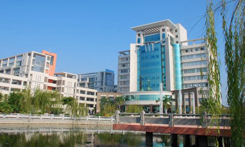 贵阳护理职业学院2022年一年学费多少