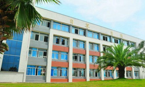 重庆市潼南县闇公职业高级中学2022年报名学费多少钱